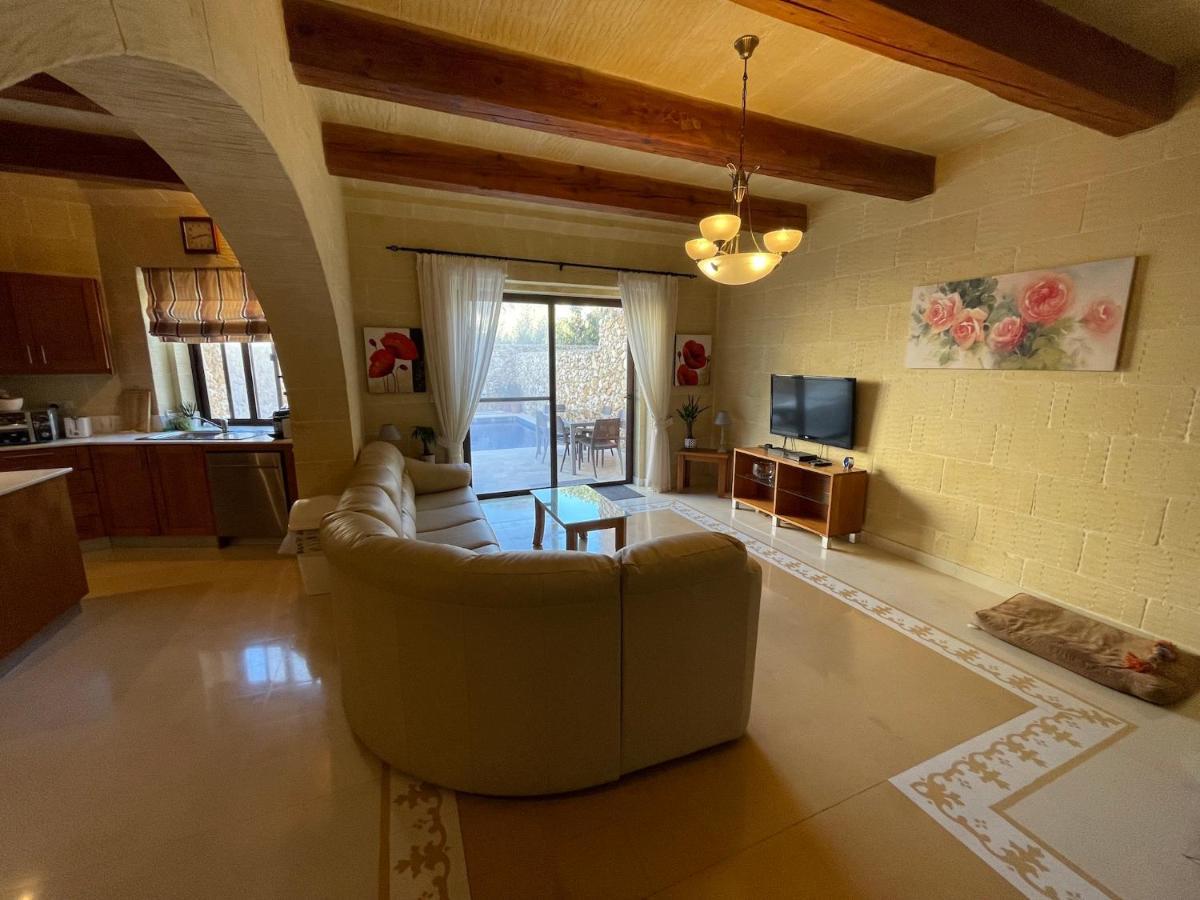 Gilju B&B Шаара Экстерьер фото