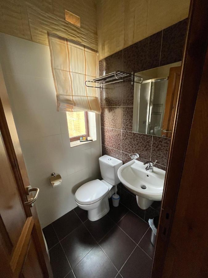 Gilju B&B Шаара Экстерьер фото